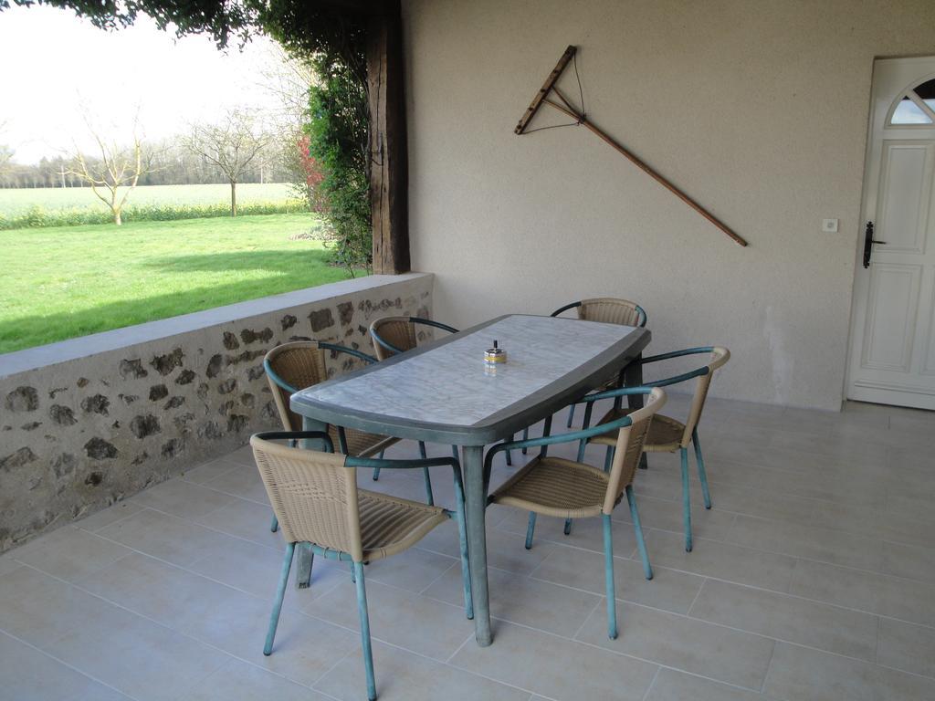 Ferme De La Poterie Bed & Breakfast Donnery Dış mekan fotoğraf