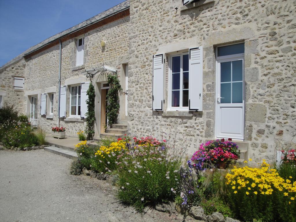 Ferme De La Poterie Bed & Breakfast Donnery Dış mekan fotoğraf